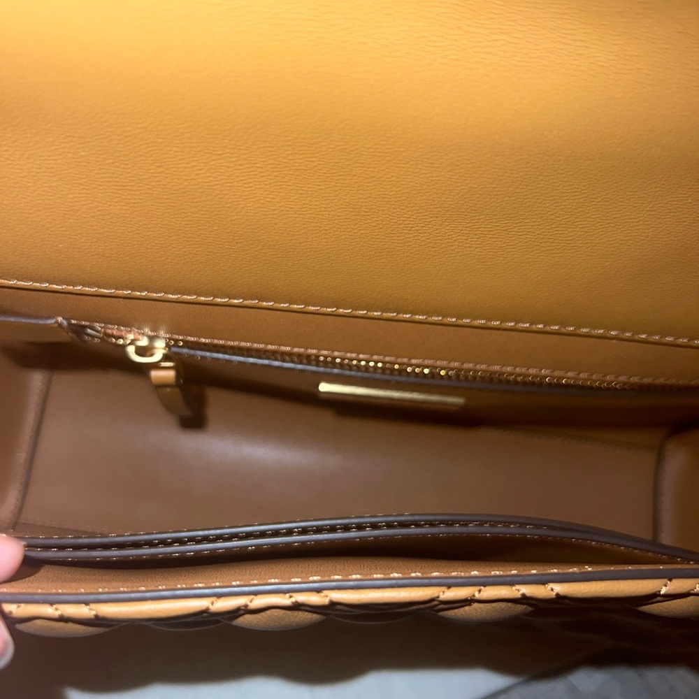 Tory Burch Camel Fleming Quilted Bag - Picture 6 of 7